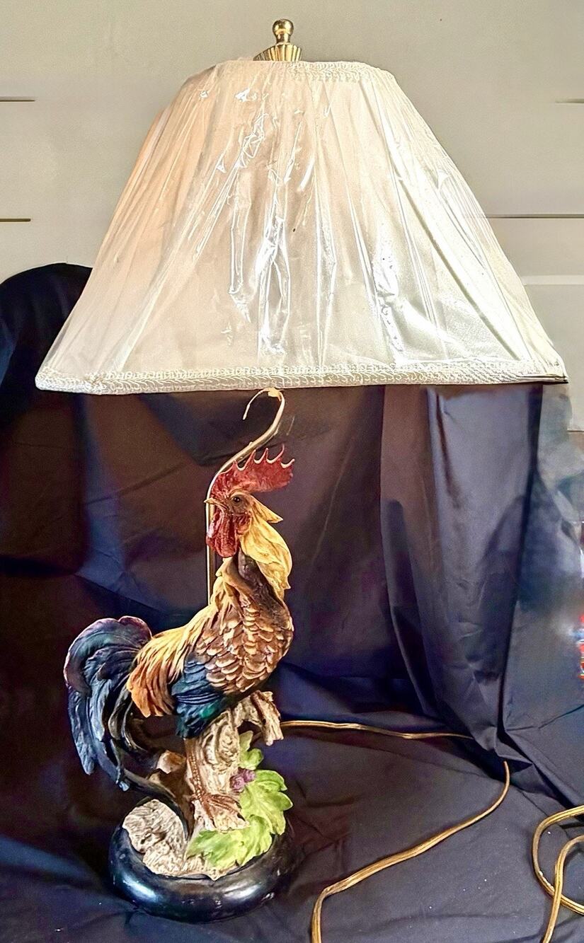 🚨VINTAGE Hand Painted French Country-Style Ceramic Rooster Statue Table Lamp 🐓